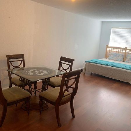 Bedroom Suite In Lauderdale Lakes Townhome Форт-Лодердейл Экстерьер фото