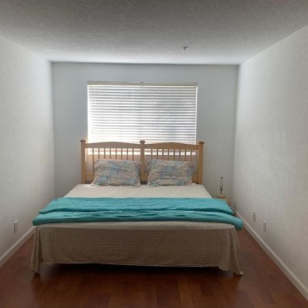 Bedroom Suite In Lauderdale Lakes Townhome Форт-Лодердейл Экстерьер фото