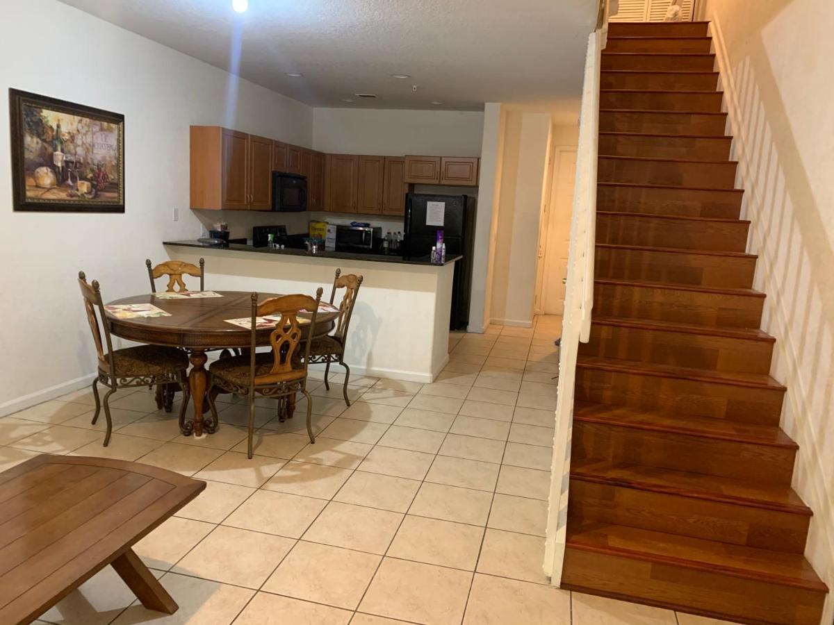 Bedroom Suite In Lauderdale Lakes Townhome Форт-Лодердейл Экстерьер фото