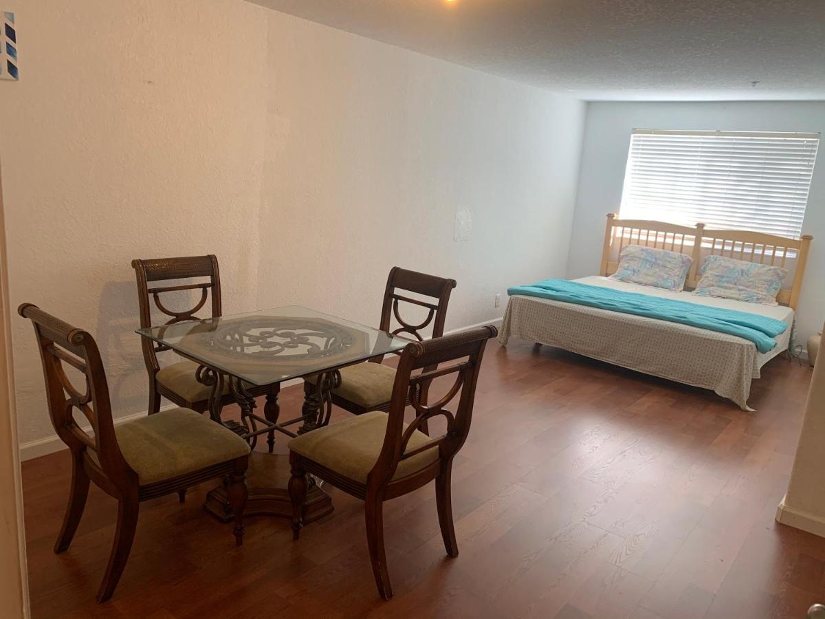 Bedroom Suite In Lauderdale Lakes Townhome Форт-Лодердейл Экстерьер фото