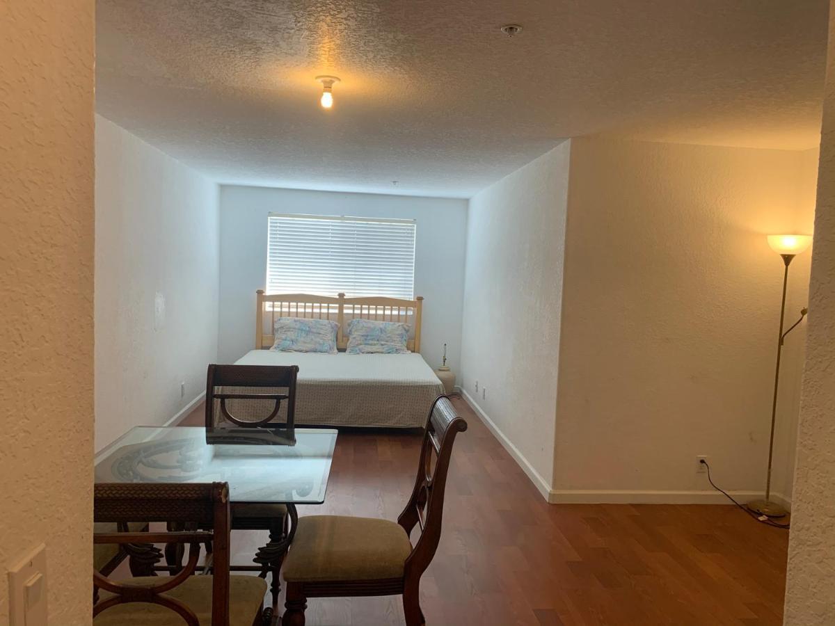 Bedroom Suite In Lauderdale Lakes Townhome Форт-Лодердейл Экстерьер фото