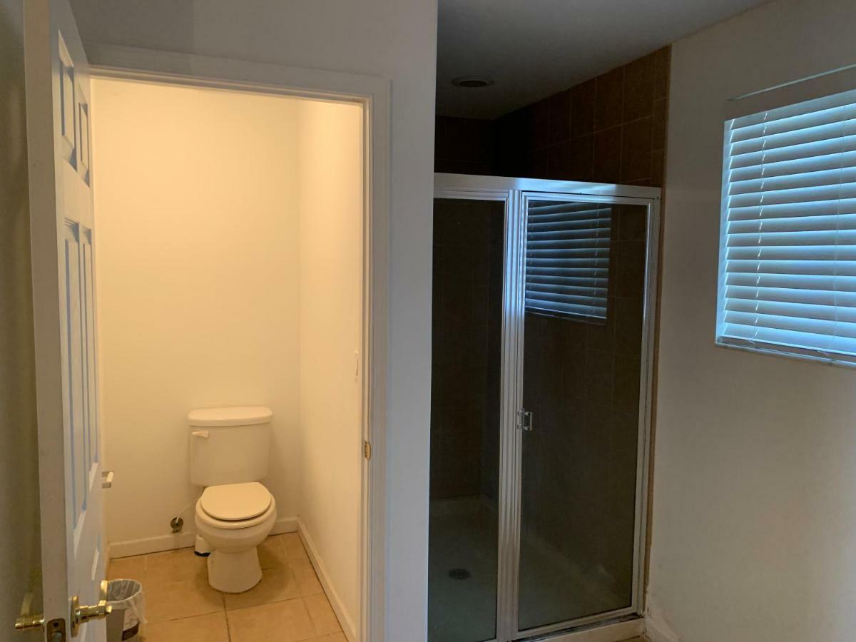 Bedroom Suite In Lauderdale Lakes Townhome Форт-Лодердейл Экстерьер фото