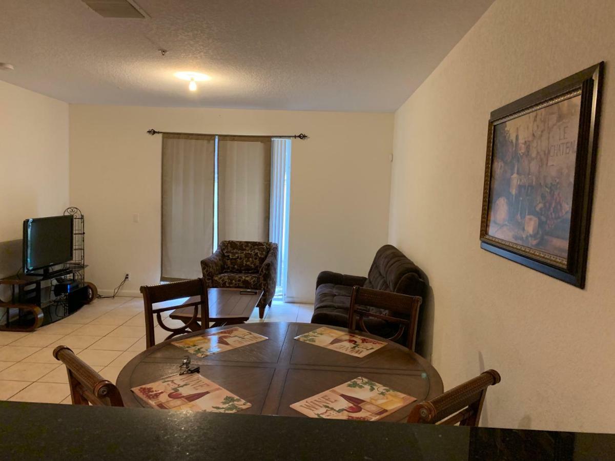 Bedroom Suite In Lauderdale Lakes Townhome Форт-Лодердейл Экстерьер фото